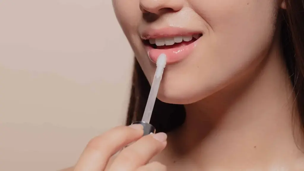 Lippenstifte verlieren an Bedeutung — der neue Trend macht Lippen voller und glänzender